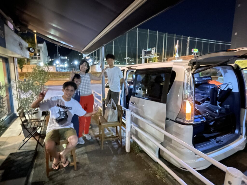 jamzIpを引退した息子は、ライブ撤収にやってくる。大ちゃんと息子は仲良し